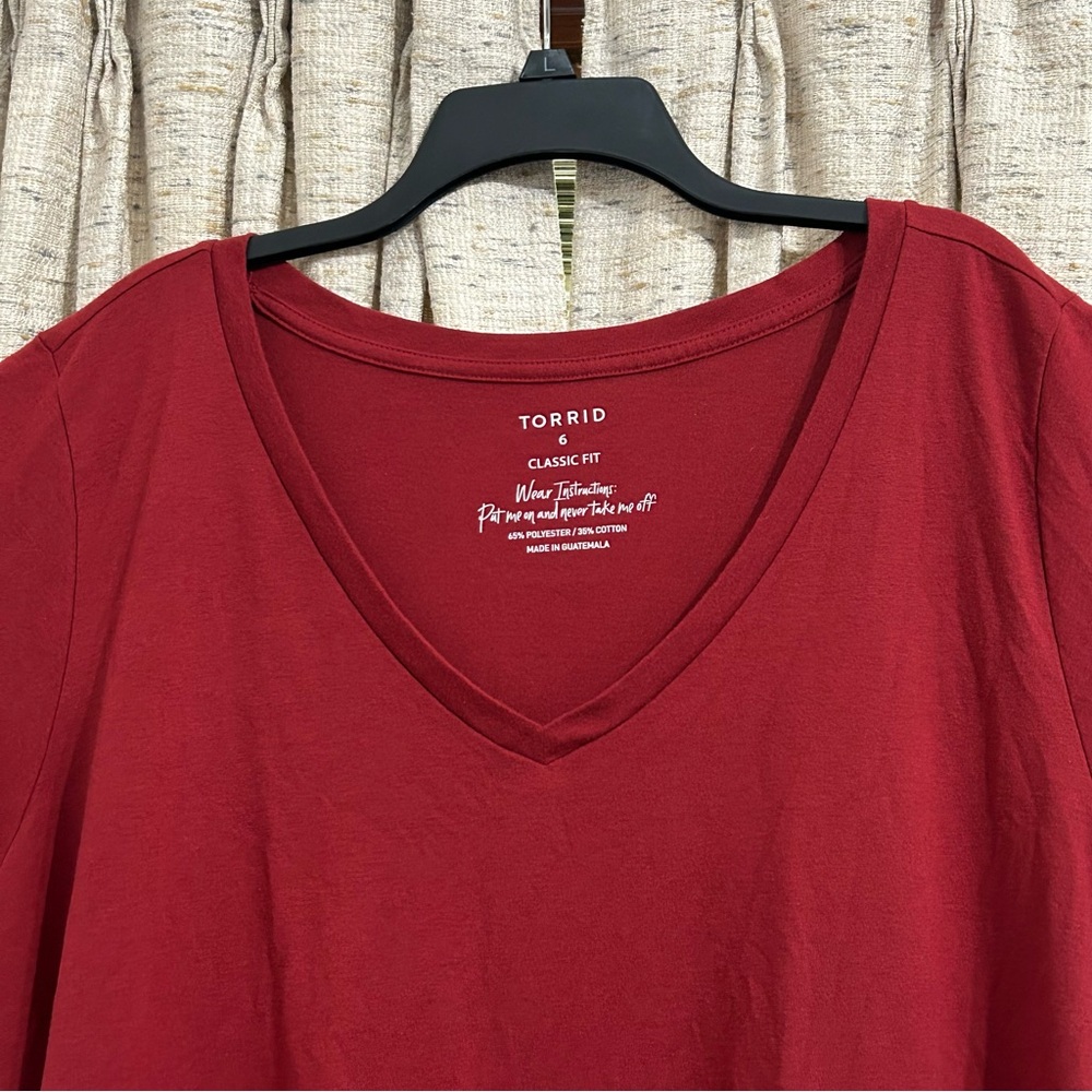 Torrid Everyday Signature Jersey V-Neck Tee - 6X - Picture 2 of 6